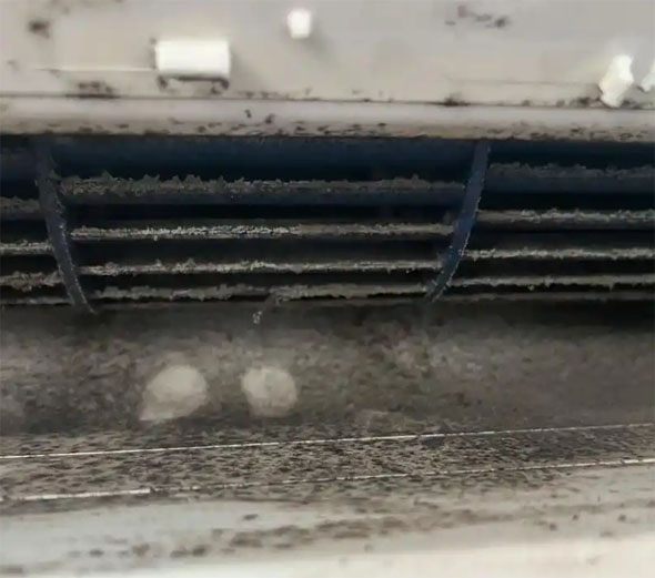 娄底市空调吹的风有股烧焦味是怎么回事